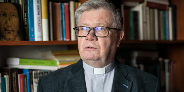 Ks. Alfred Wierzbicki. Lublin, grudzień 2019. Fot. Jakub Orzechowski / Agencja Wyborcza.pl